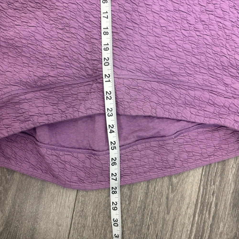 Lululemon Rippled V-Neck Pullover in Wisteria Purple SZ 4